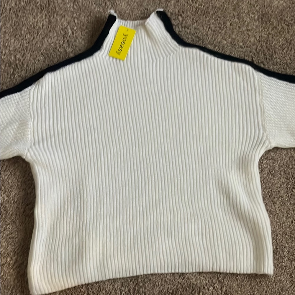 White Ribbed Women's Sweater - Picture 5 of 5